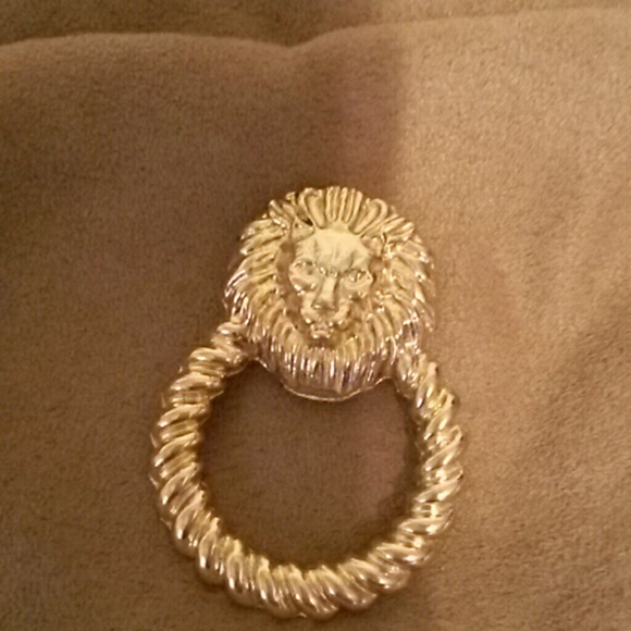 ❌SOLD ON MECARI ❌COPY - Lion head set - Picture 3 of 3